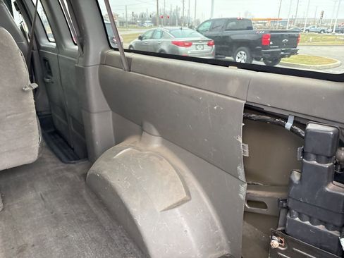 Used 2008 Chevrolet Express 1500 AWD Passenger w/ LT Preferred Equipment Group image 24