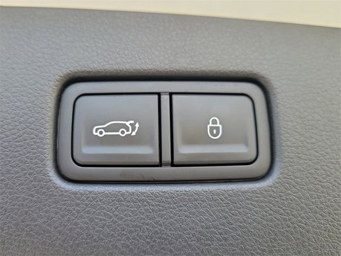 Used 2024 Genesis GV70 3.5T Sport image 10