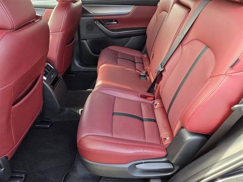 Used 2025 MAZDA CX-70 3.3 Turbo S w/ Premium Package image 17