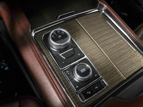 Used 2023 Ford Expedition Limited image 32