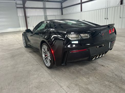 Used 2015 Chevrolet Corvette Z06 w/ 3LZ Preferred Equipment Group image 3