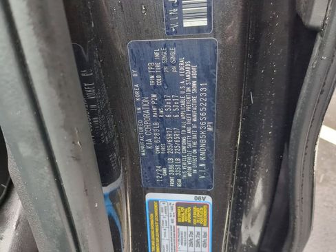 Used 2025 Kia Carnival image 34