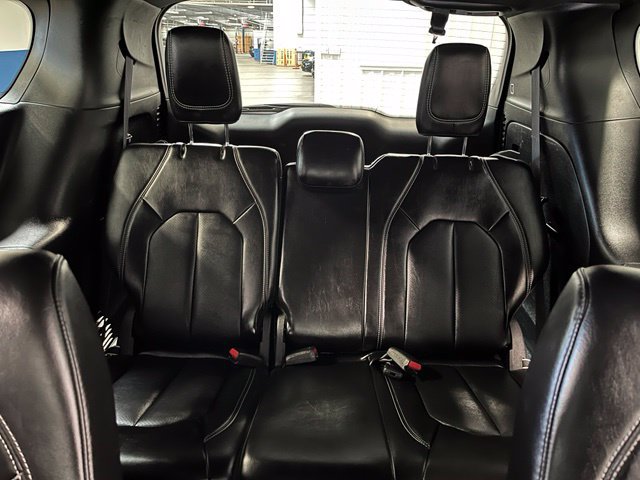 Used 2025 Chrysler Pacifica Select FWD image 20