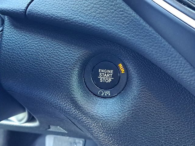 Used 2022 Jeep Cherokee Trailhawk AWD/4WD image 13