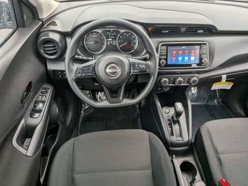 Certified 2025 Nissan Kicks Play S image 15