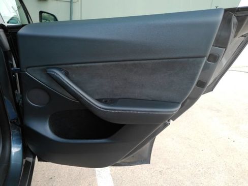 Used 2023 Tesla Model Y AWD image 23
