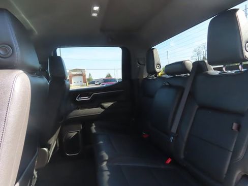 Used 2025 GMC Sierra 1500 SLT AWD/4WD image 23