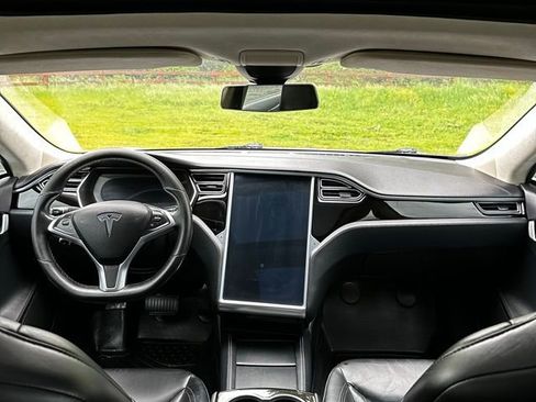 Used 2015 Tesla Model S 70D AWD/4WD image 22