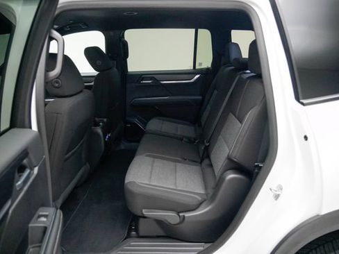 Used 2025 GMC Acadia Elevation FWD image 27