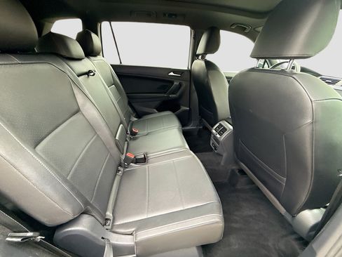 Certified 2020 Volkswagen Tiguan SE R-Line image 27