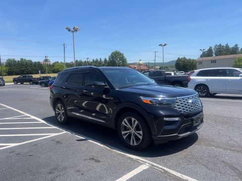 Used 2020 Ford Explorer Platinum w/ Premium Technology Package AWD/4WD image 8