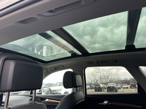 Used 2023 Audi Q5 2.0T Premium w/ Convenience Package image 13