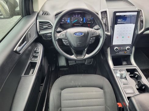 Certified 2022 Ford Edge SE w/ Black Appearance Package image 14
