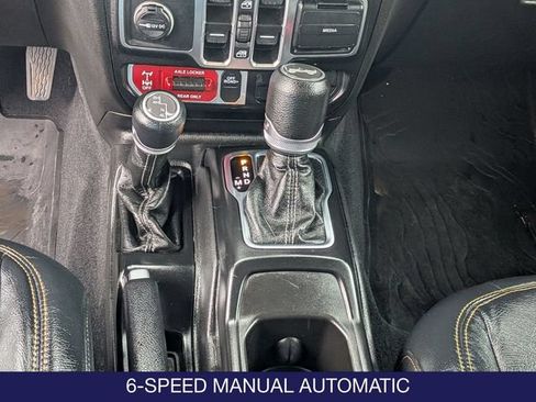 Used 2025 Jeep Wrangler Unlimited Sport AWD/4WD image 17