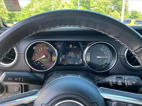 Used 2023 Jeep Wrangler Unlimited Sahara w/ Cold Weather Group AWD/4WD image 24