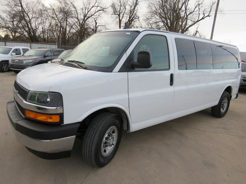 Used 2018 Chevrolet Express 3500 LT w/ LT Preferred Equipment Group RWD image 1