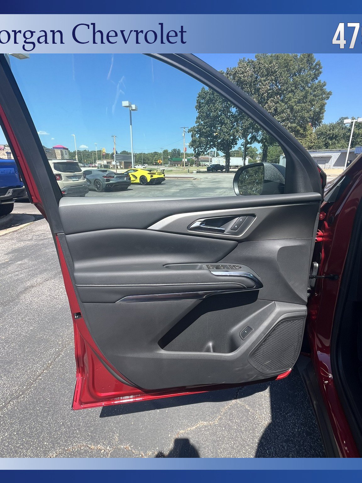 New 2027 Chevrolet Traverse LT w/ Sun and Wheel Package FWD image 8