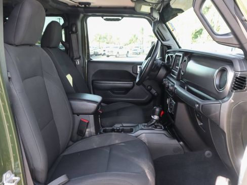 Used 2023 Jeep Gladiator Sport AWD/4WD image 36