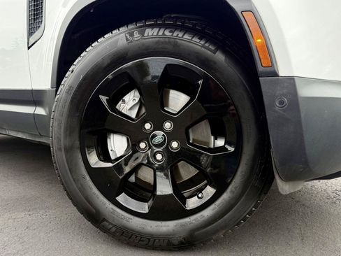 Used 2020 Land Rover Defender 110 HSE AWD/4WD image 9