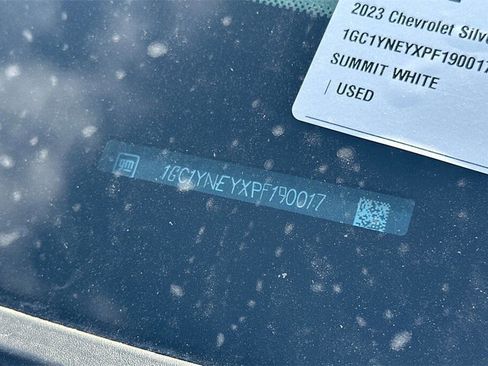 Used 2023 Chevrolet Silverado 2500 LT w/ Convenience Package image 3