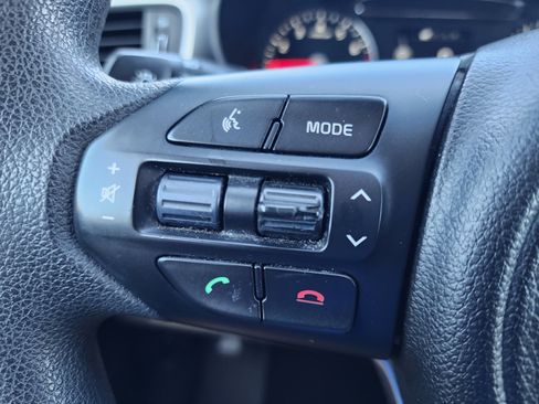 Used 2017 Kia Sorento AWD image 19