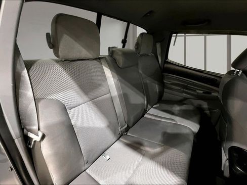 Used 2015 Toyota Tacoma 4x4 Double Cab w/ TRD Sport Package image 23