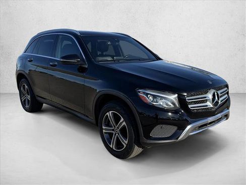 Used 2019 Mercedes-Benz GLC 300 4MATIC image 3