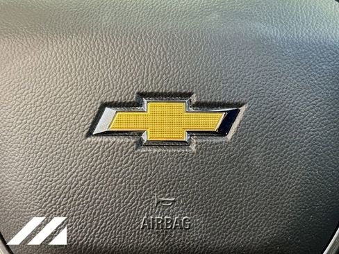 Used 2023 Chevrolet Traverse LT AWD/4WD image 33