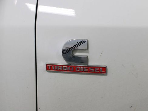 Used 2024 RAM 2500 Laramie image 12