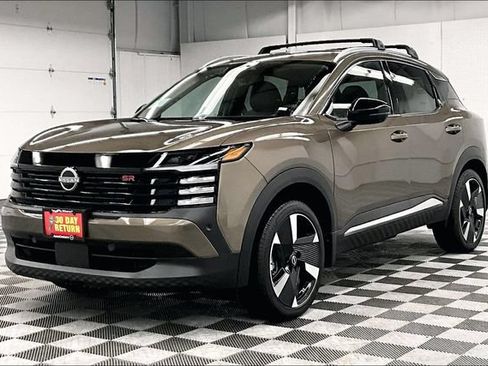 New 2026 Nissan Kicks SR w/ SR Premium Package AWD/4WD image 3