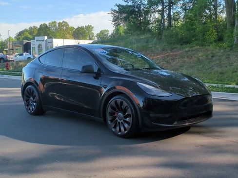 Used 2022 Tesla Model Y Performance AWD/4WD image 15