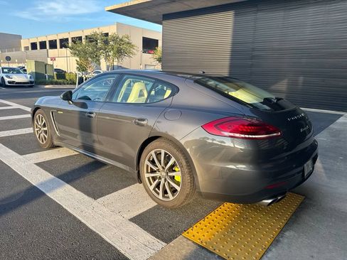 Used 2015 Porsche Panamera S RWD image 3