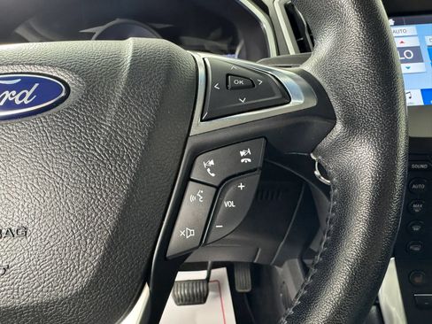 Used 2017 Ford Edge Titanium w/ Technology Package FWD image 16