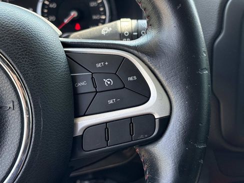 Used 2016 Jeep Renegade Trailhawk w/ Popular Equipment Group image 19