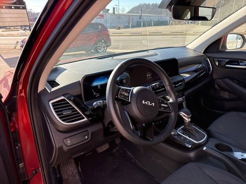 Used 2025 Kia Seltos X-Line image 13
