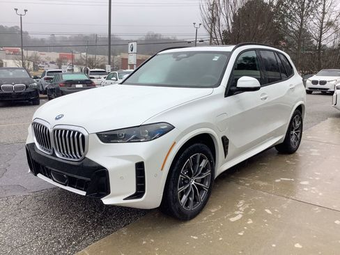 Used 2026 BMW X5 xDrive50e w/ M Sport Package AWD/4WD image 4