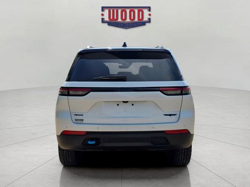 Used 2023 Jeep Grand Cherokee Trailhawk AWD/4WD image 3
