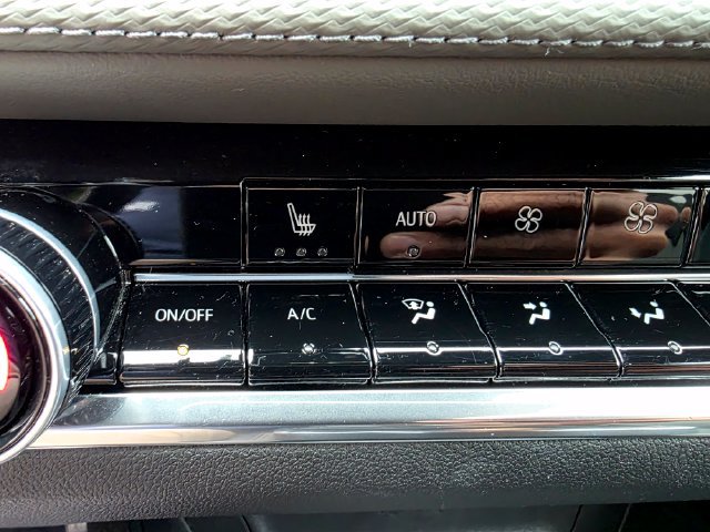 Used 2025 Chevrolet Equinox LT w/ Convenience Package II AWD/4WD image 32