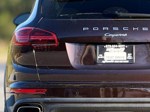 Used 2017 Porsche Cayenne Platinum Edition image 15