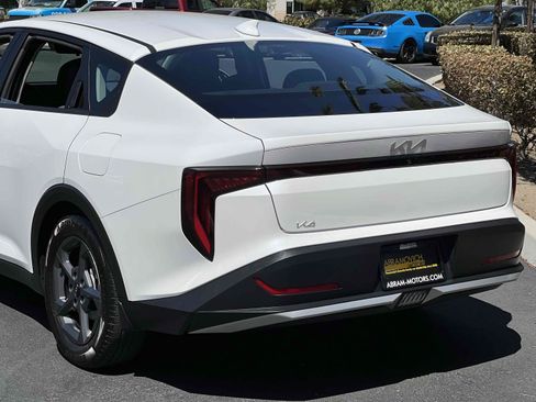 Used 2025 Kia K4 FWD image 57