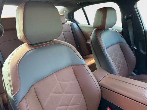 Used 2026 BMW 530i xDrive image 24