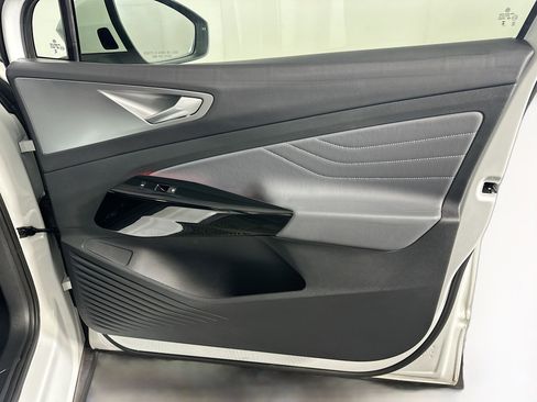 Used 2023 Volkswagen ID.4 Pro S image 34