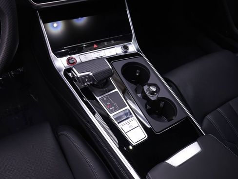 Certified 2025 Audi RS 6 performance AWD/4WD image 16
