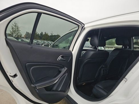 Used 2019 Mercedes-Benz GLA 250 4MATIC image 18