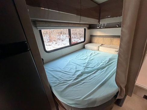 Used 2015 Mercedes-Benz Sprinter 3500 image 33