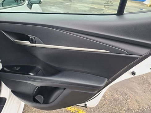 Used 2025 Toyota Camry SE FWD image 18