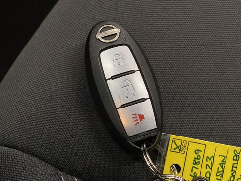 Used 2023 Nissan Frontier SV image 29