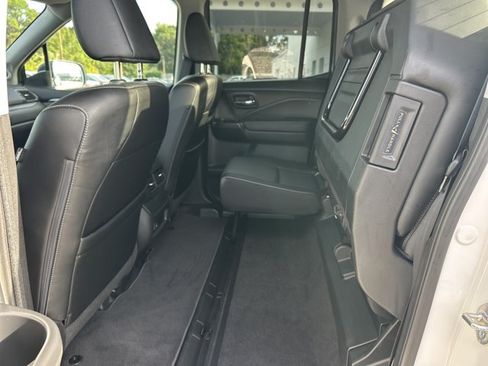 Certified 2025 Honda Ridgeline RTL image 33