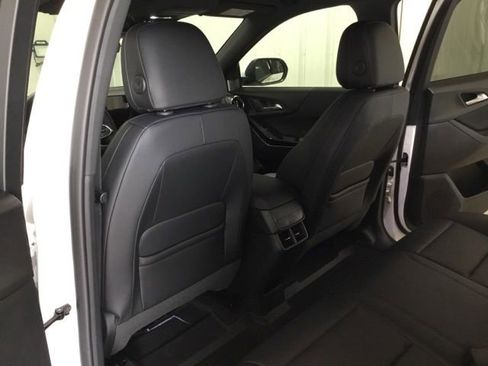 New 2026 Chevrolet Equinox LT w/ Convenience Package II AWD/4WD image 34