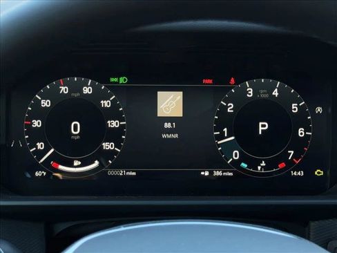 New 2025 Land Rover Discovery Dynamic SE AWD/4WD image 21
